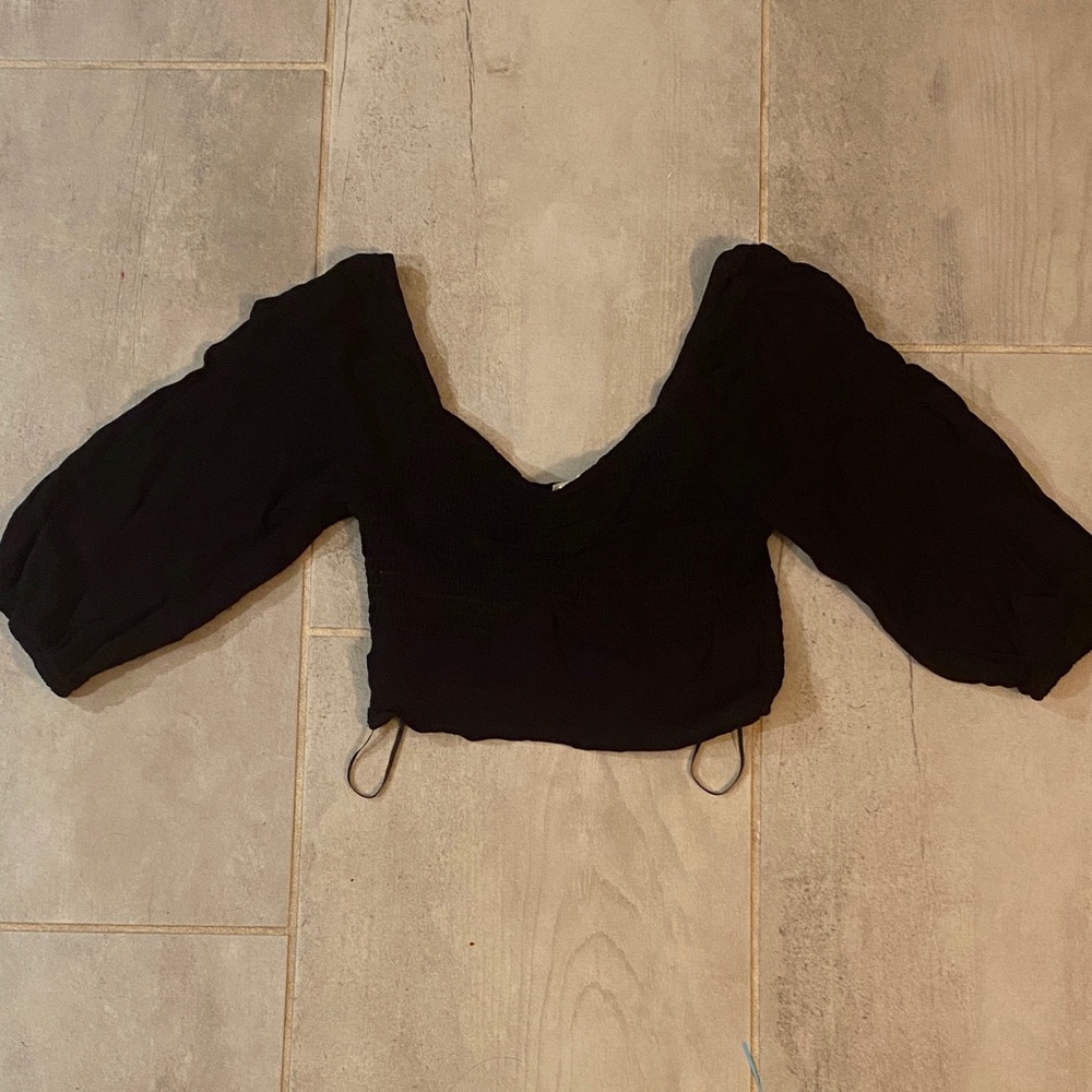 Black Cropped Ruched Top